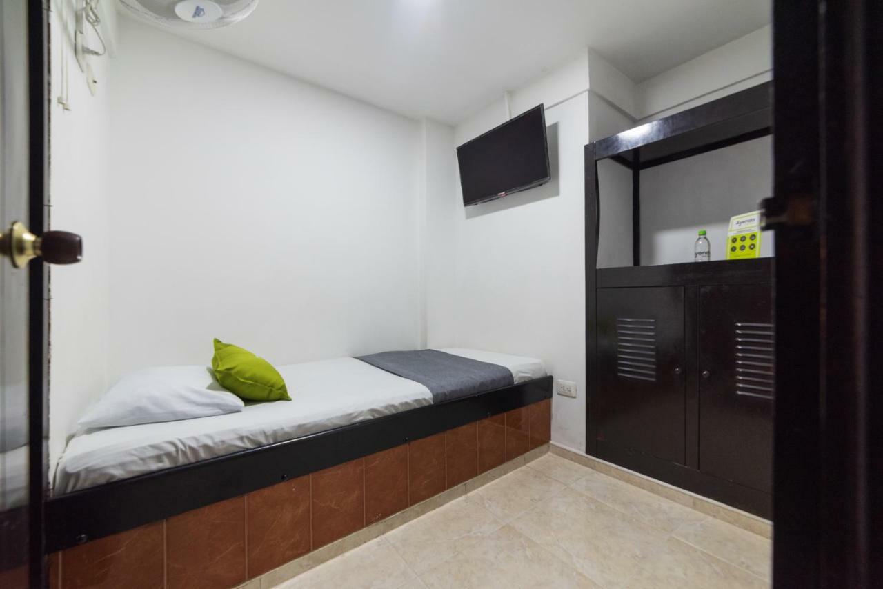 Ayenda 1122 Victoria Hotel Pereira Bagian luar foto